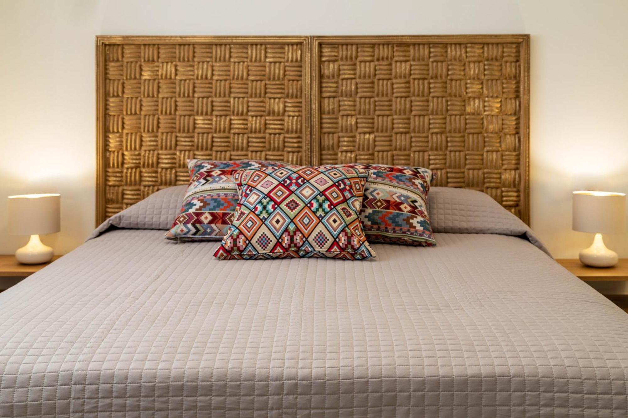 Arancia Elegant Rooms And Suites Tolo Exterior photo